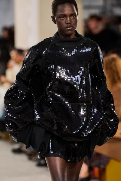 Look 75